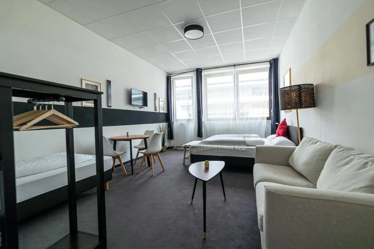 FULL HOUSE Hotel Nürnberg - shared bath&kitchen Apartahotel