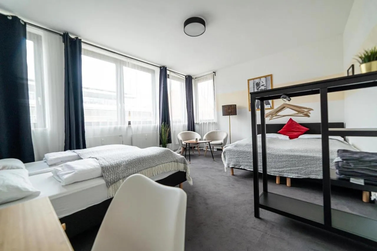Full House Hostel Nurnberg - Shared Bath & Kitchen Nuremberg