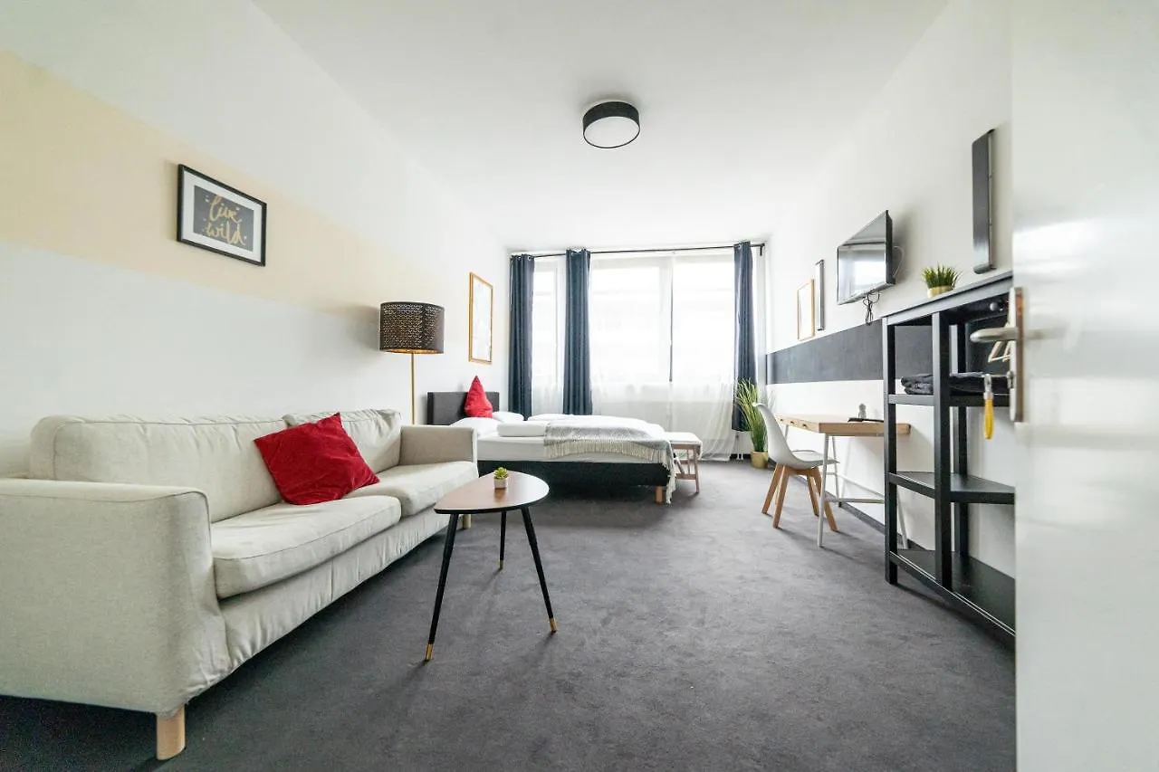 Full House Hostel Nurnberg - Shared Bath & Kitchen Germany