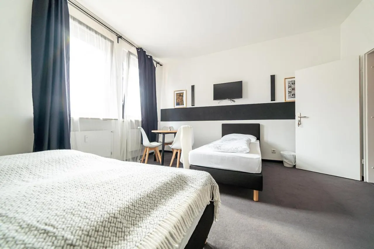 Full House Hostel Nurnberg - Shared Bath & Kitchen Nürnberg