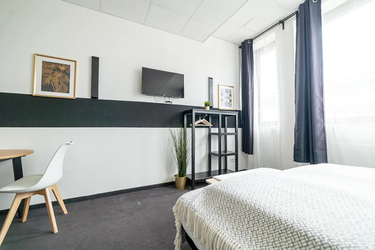 Full House Hostel Nurnberg - Shared Bath & Kitchen Nuremberg
