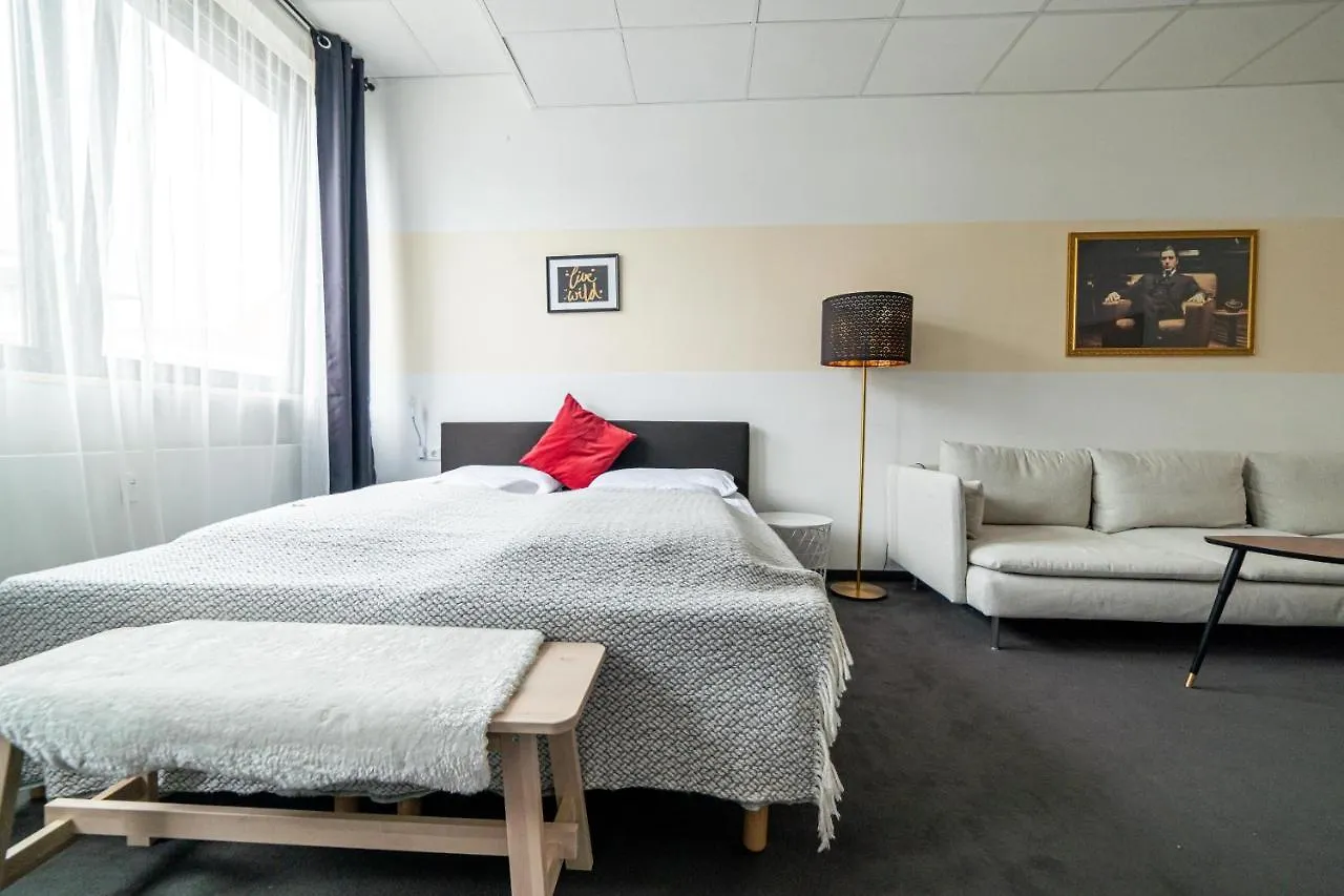 Aparthotel Full House Hostel Nurnberg - Shared Bath & Kitchen