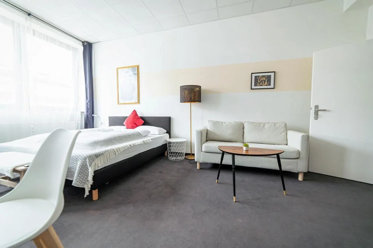 Full House Hostel Nurnberg - Shared Bath & Kitchen 0*, Nuremberg