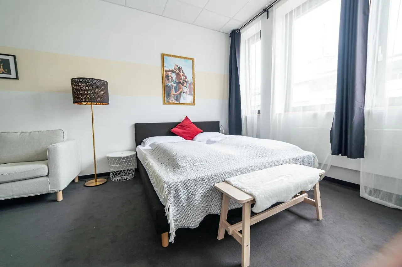 Aparthotel Full House Hostel Nurnberg - Shared Bath & Kitchen