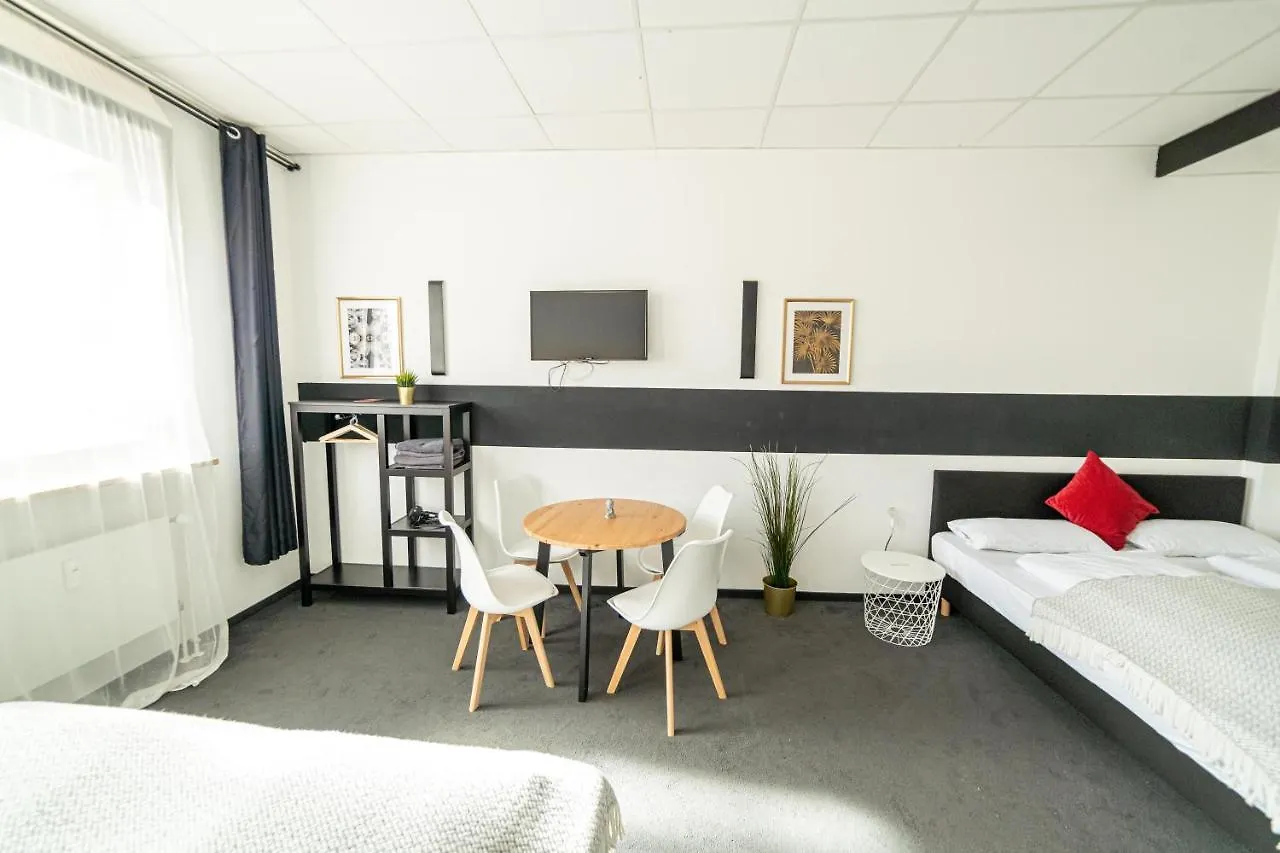 Aparthotel Full House Hostel Nurnberg - Shared Bath & Kitchen